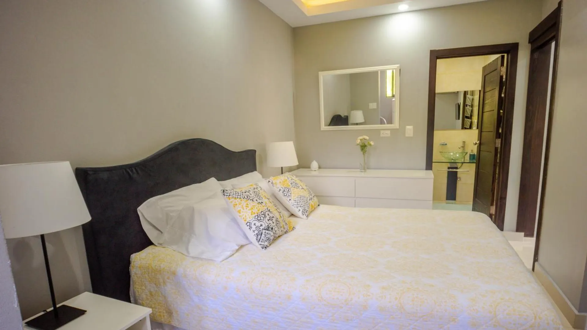 Apartman Beautifully Updated In The Heart Of Town Cabarete Dominikai Köztársaság